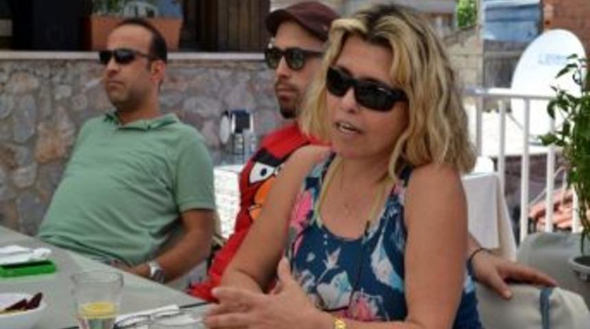 Zeynep &Ouml;zal: &ldquo;babam K&uuml;rt Sorununu &Ccedil;&ouml;zmeye &Ccedil;ok Yaklaşmıştı&rdquo;