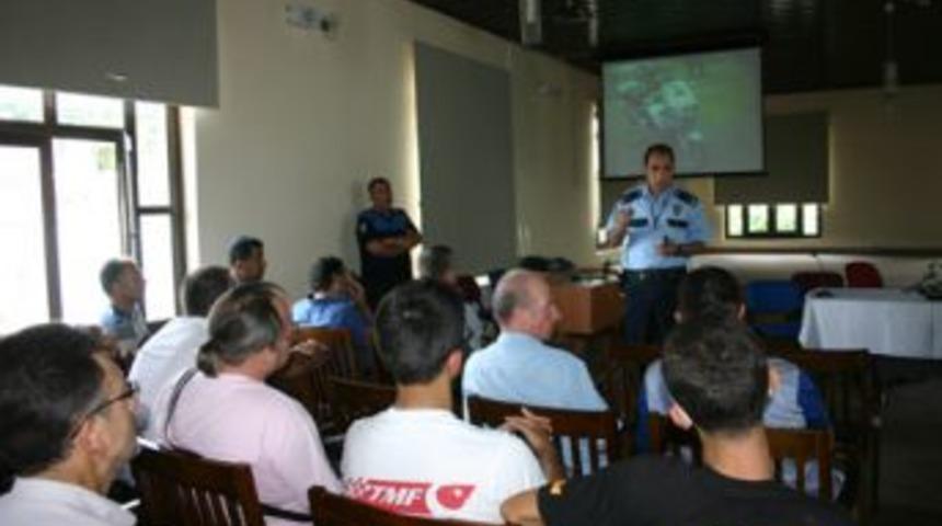 Emniyet M&uuml;d&uuml;r&uuml; Solak; &ldquo;&Ouml;rnek olmalısınız &rdquo;