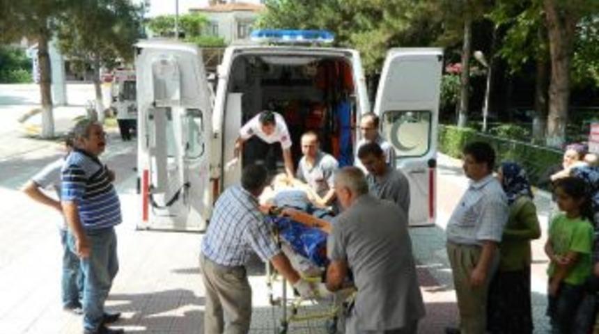 Osmancıklı aile kaza yaptı; 2 &ouml;l&uuml;, 3 yaralı