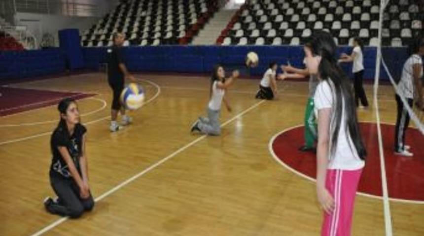 Voleybola Bayanların İlgisi Artıyor