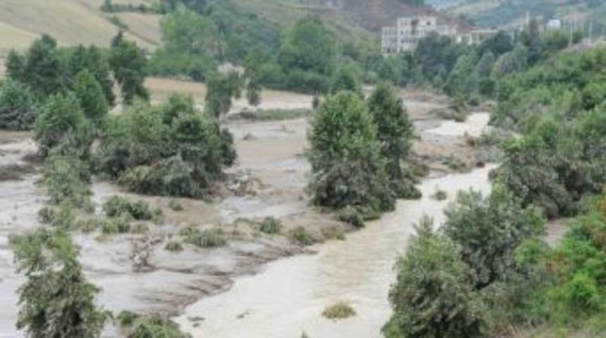 Yılmaz, Samsun&rsquo;u Kurtaran Sel Kapanını İnceledi
