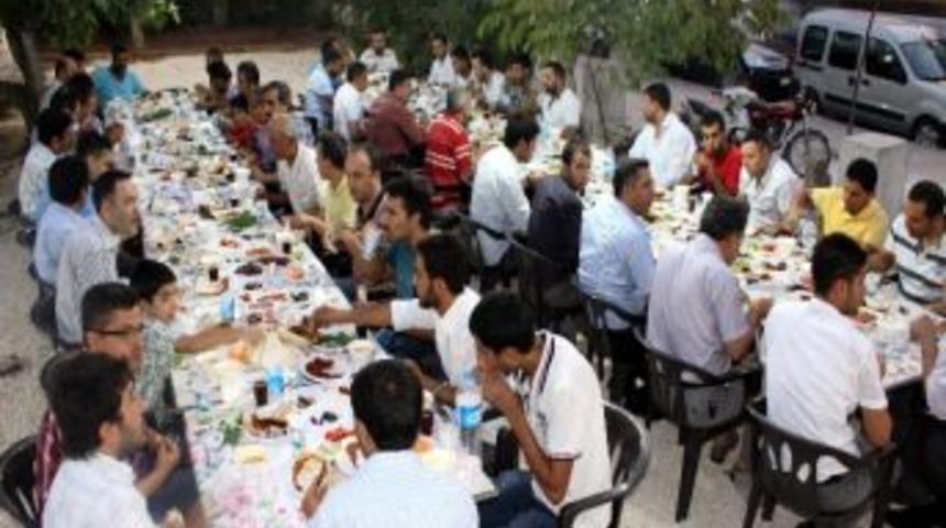 Haftalık Gazeteden Abonelerine İftar