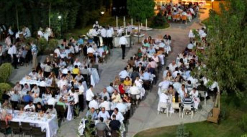 İstanbul Aydın &Uuml;niversitesi&rsquo;nden Iftar