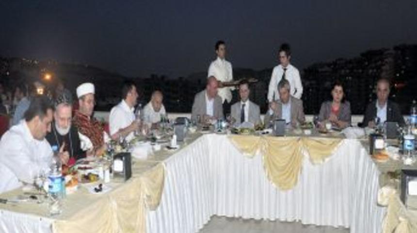 Bakan Erg&uuml;n: T&uuml;rkiye&rsquo;nin Eğitimli D&uuml;r&uuml;st Ve Ahlaklı Insanlara Ihtiyacı Var