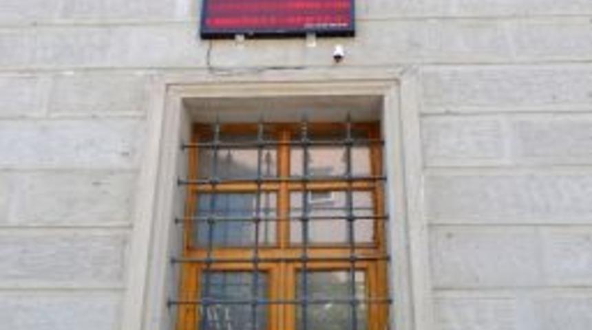 Merkez Camii Girişine Namaz Ve Iftar Vaktini G&ouml;steren Işıklı Tabela