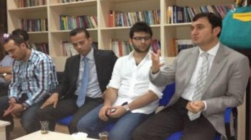 Dengiz, İftarda Gen&ccedil;lerle Buluştu