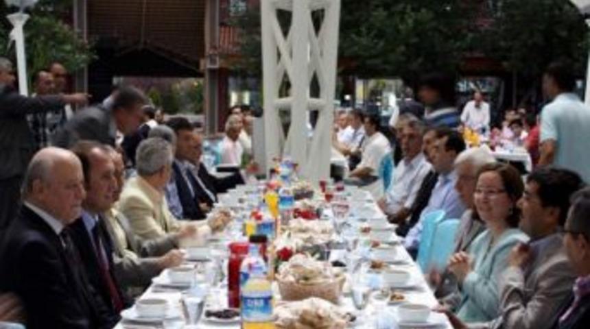 Eskişehir Sanayi Odası'ndan İftar Yemeği