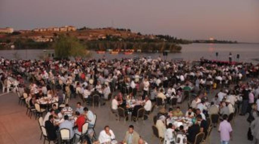 G&ouml;lbaşı Sakinleri, Mogan G&ouml;l&uuml; Kıyısında Iftarda Buluşacak