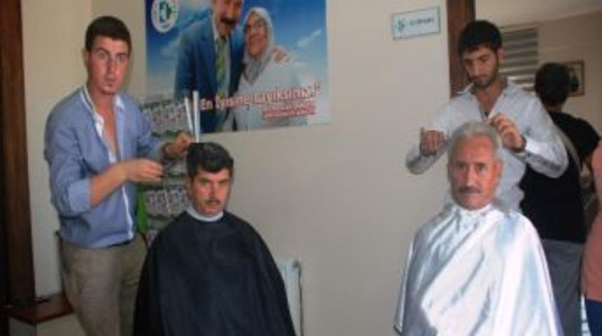 İzmit Belediyesinden Emeklilere Kuaför Hizmeti