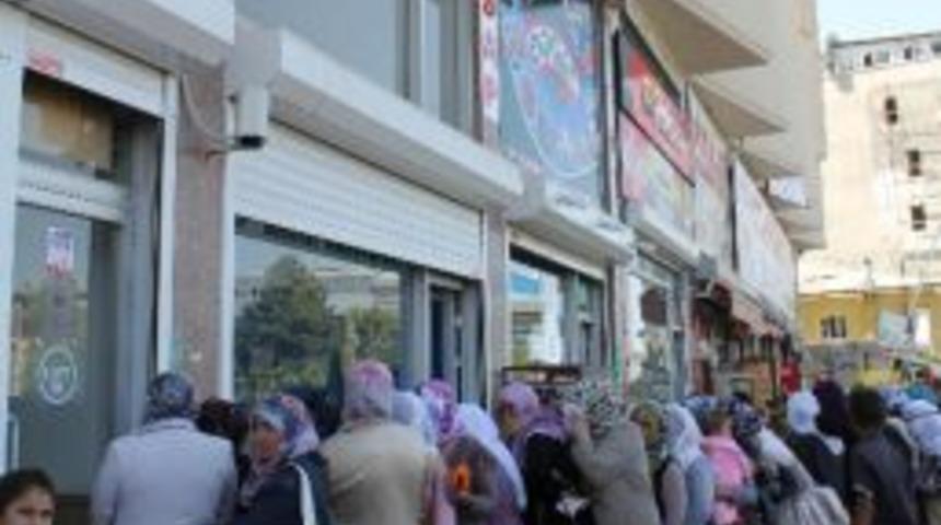 Van&rsquo;da Şartlı Nakit Kuyruğu