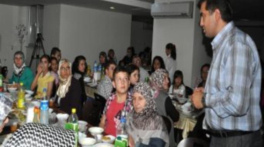 Meram&rsquo;dan &Ouml;ks&uuml;z Ve Yetimlere İftar