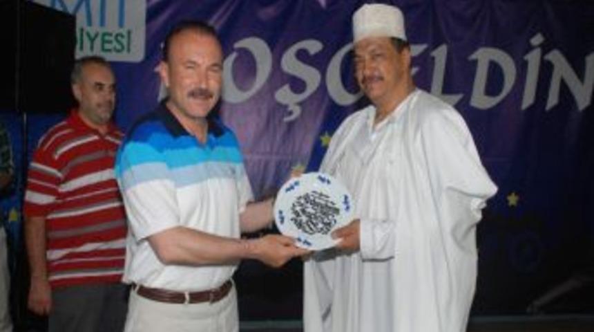 D&uuml;nyaca &Uuml;nl&uuml; Hafız Sadıen&rsquo;den İzmitlilere Kur&rsquo;an Ziyafeti