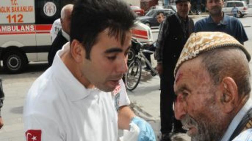 Yaralı 87 Yaşındaki Yaşlı Vatandaş, Hastaneye Gitmemek I&ccedil;in Direndi