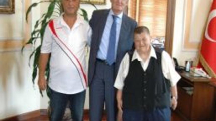 Hayatını Anlatan Kitap Yazacak