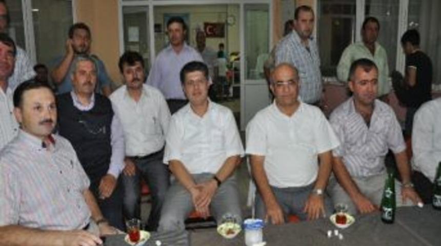 Somalı Y&ouml;r&uuml;kler 5 Bin Kişilik Sofra Kurdu