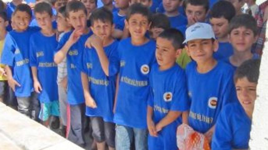 Muş'ta &Ccedil;ocuklar Y&uuml;zme &Ouml;ğreniyor