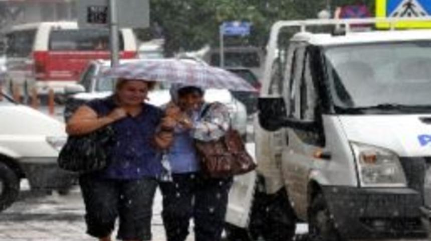 Samsunlular Yağmura Hazırlıksız Yakalandı
