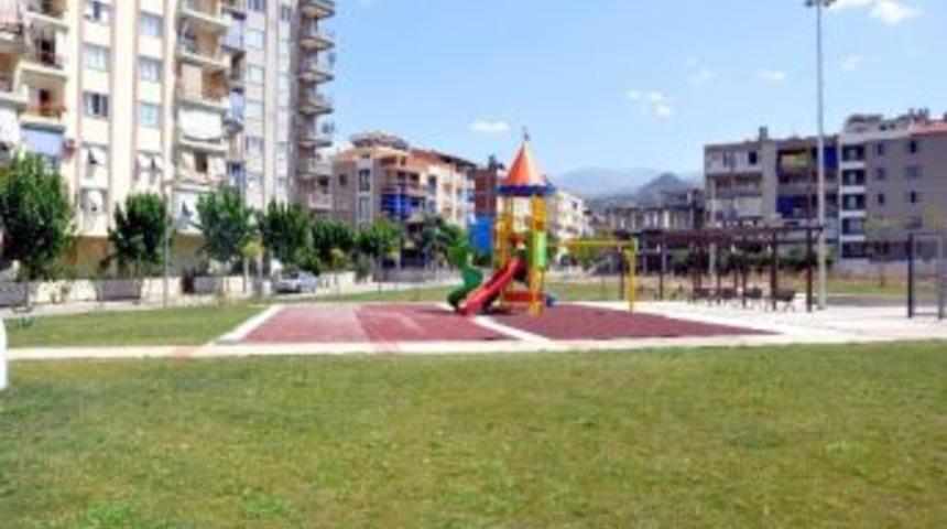 Park Ve Bah&ccedil;eler M&uuml;d&uuml;rl&uuml;ğ&uuml; Salihli&rsquo;yi G&uuml;zelleştiriyor