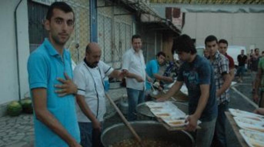 Kapalı &Ccedil;arşı Esnafı İftarda Biraraya Geldi