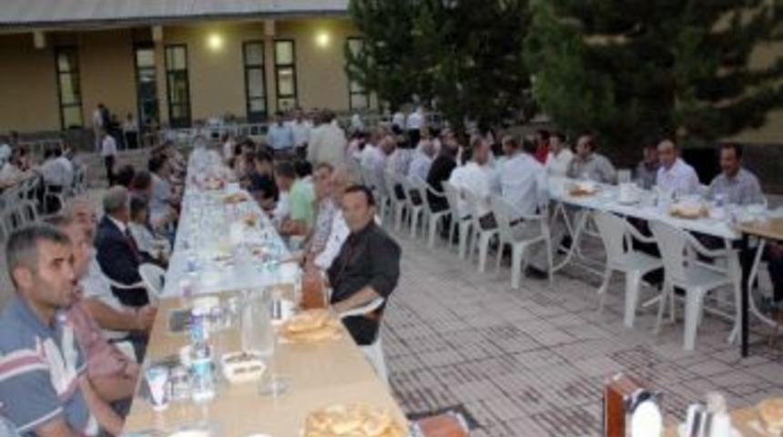 Şehit Aileleri İftar Yemeğinde Buluştu