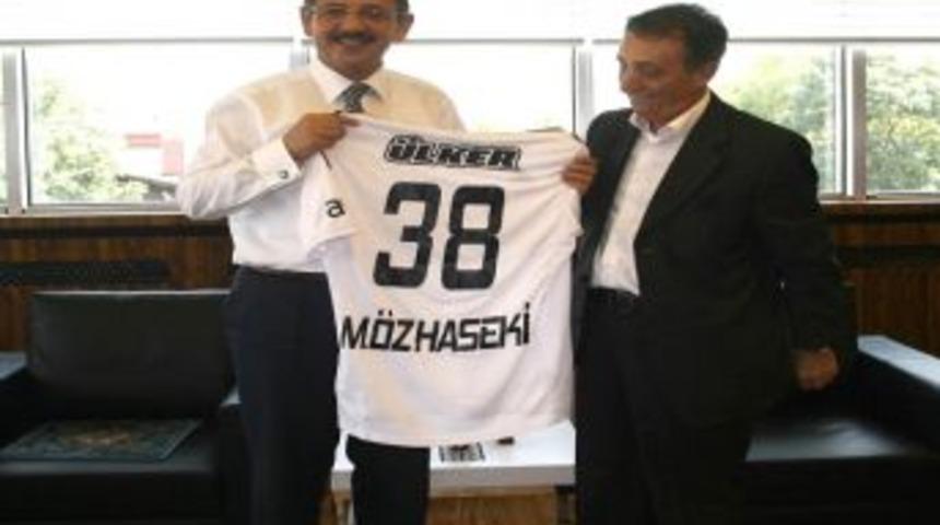 Beşiktaş Y&ouml;netiminden &Ouml;zhaseki'ye Ziyaret