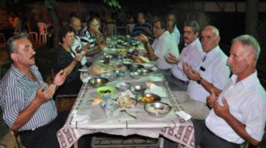 Nazilli'de İki Mahalle Sakini Kaynaşma İftarında Buluştu