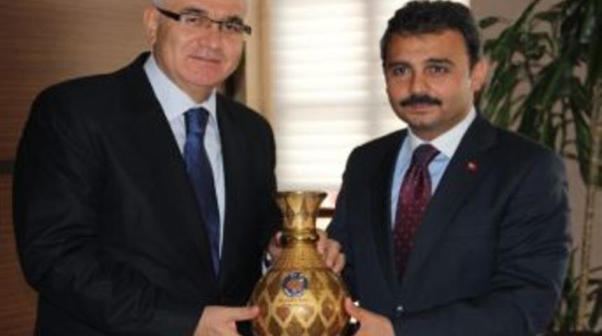 &Ccedil;orum Valisi &Ccedil;akır&rsquo;dan Veda Ziyaretleri