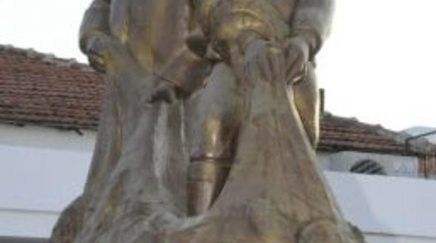 Kuşadası&rsquo;nda Balık&ccedil;ılar Meydanı Tamamlandı