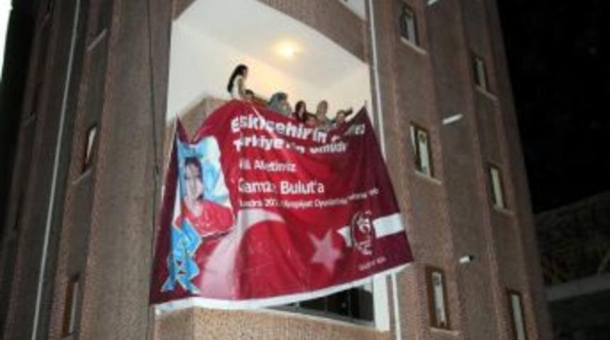 Londra Olimpiyat Stadı Değil, Gamze Bulut'un Evi