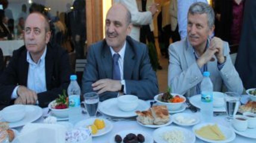 Bayraktar: M&uuml;sl&uuml;manlar Ve Mazlum Milletlerin T&uuml;rkiye&rsquo;den Beklentileri Var