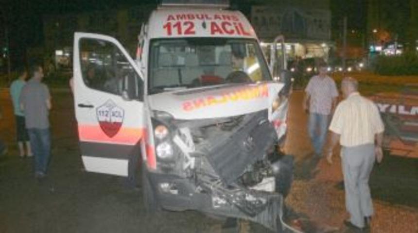 Ambulans Kazası: 1 Yaralı