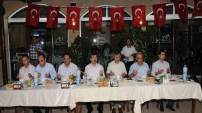 Tarsus Belediyesi'nden Şehit Ailelerine Ve Gazilere İftar Yemeği