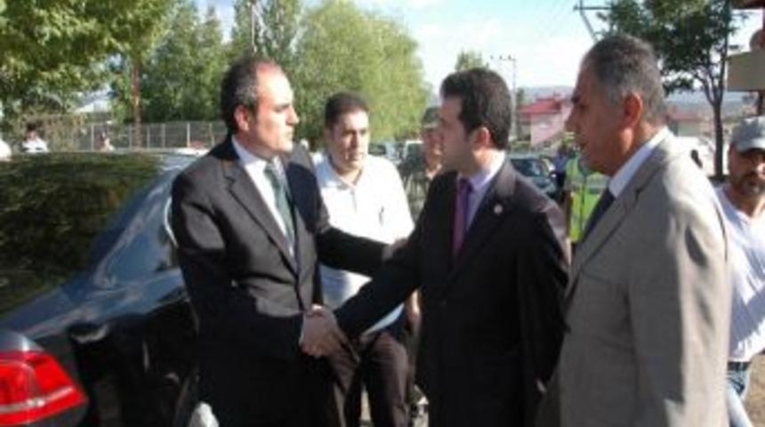 Ak Parti Grup Başkan Vekili &Uuml;nal, Şehit Ailesini Ziyaret Etti