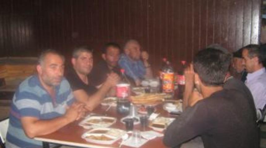 Karaşallar LTD şirketinden iftar yemeği