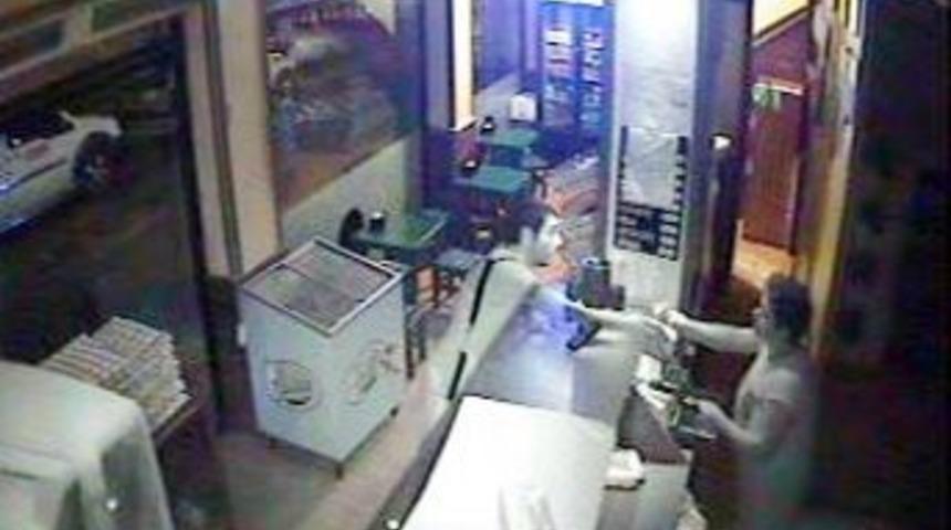 Simit Fırınındaki Hırsızlık Anı G&uuml;venlik Kamerasında