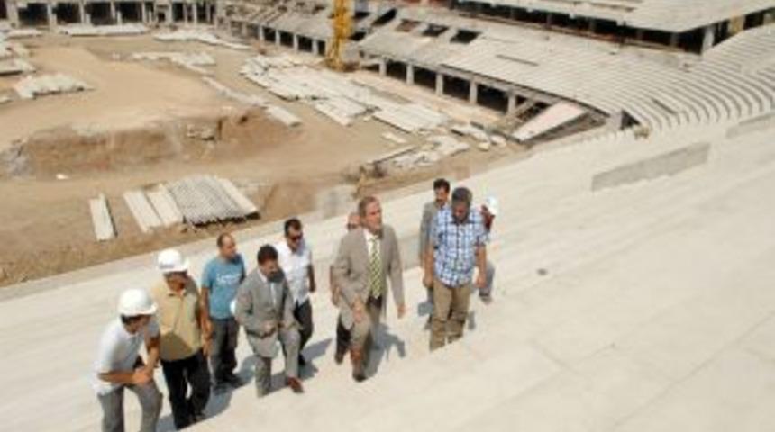 Timsah Arena'da Trib&uuml;nler Y&uuml;kseliyor