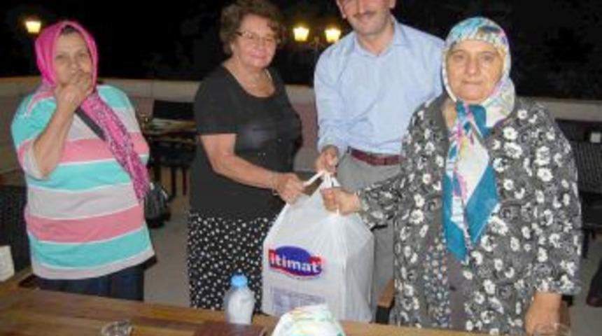 Kimsesizleri Koruma Ve Yardımlaşma Derneği'nden Ramazan Yardımı