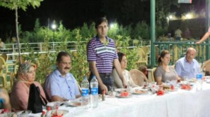 Sarıg&ouml;l Kaymakamına Plaket