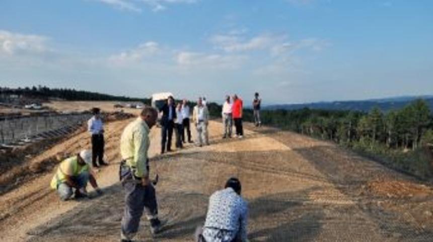 K&ouml;yl&uuml;, Havaalanında İncelemelerde Bulundu