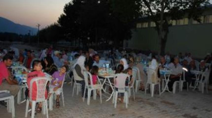Simav&rsquo;da Mahalle İftarlarına Yoğun İlgi