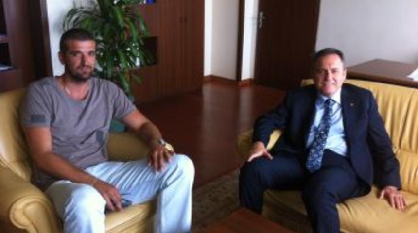 Rekt&ouml;r Tuncer&rsquo;den Basket Takımına Destek