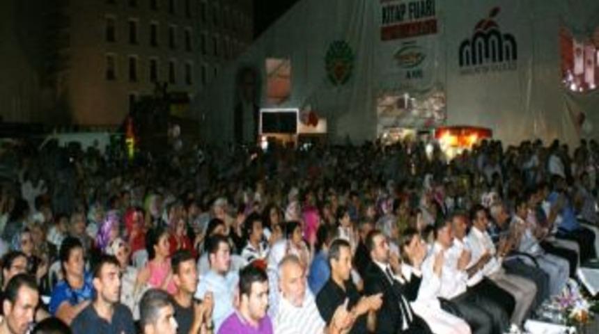 Abdurrahman &Ouml;n&uuml;l Konseri İlgi G&ouml;rd&uuml;