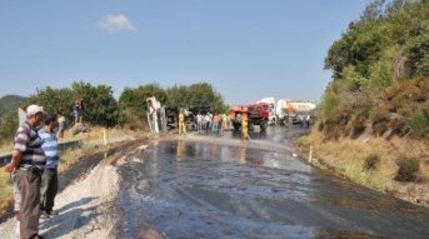 Glikoz Şurubu Yolu Trafiğe Kapattı