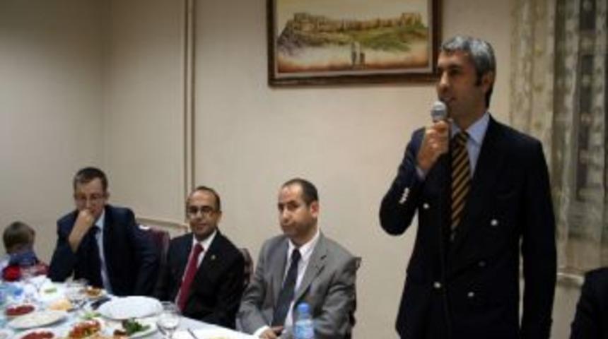 Kars&rsquo;ta Vali Yardımcısı Ve Kaymakamlara Veda Yemeği