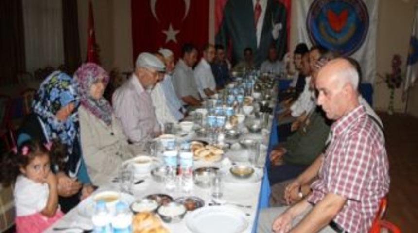 Şehit Yakınları Ve Gazilere İftar Yemeği