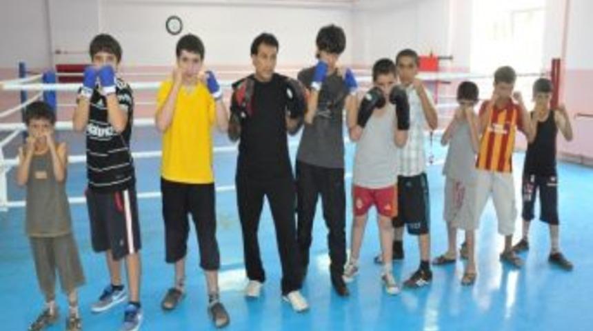 Malatya'da Boks Kursuna Yoğun İlgi