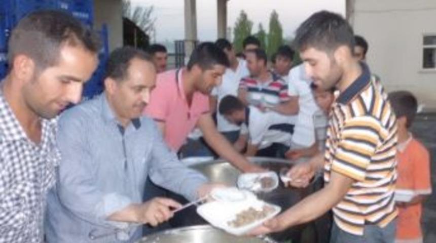 Bing&ouml;l Belediyesi&rsquo;nden Hal Esnafına İftar