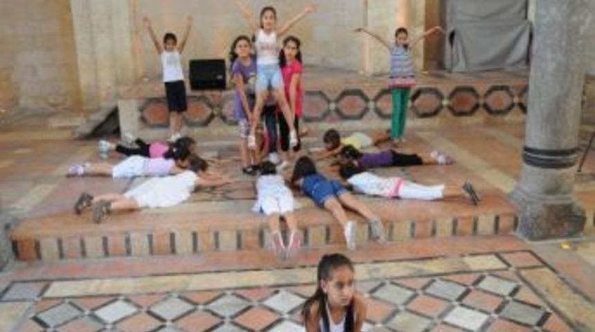 Büyükşehir Sanatın Her Dalına Destek Veriyor