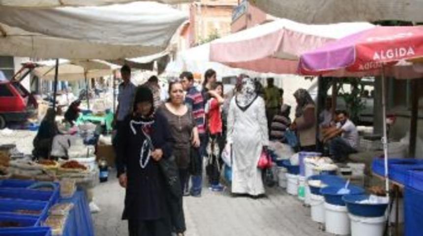 Sungurlu Semt Pazarı&rsquo;nda Bayram Bereketi Başladı