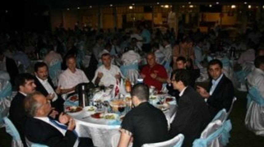 &Ccedil;erkezk&ouml;yl&uuml; sanayiciler &Ccedil;ESİAD&rsquo;ın iftarında